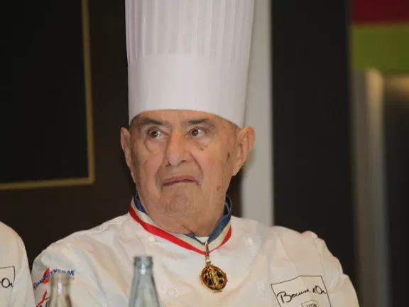 Lyon : une bûche de Noël en hommage à Paul Bocuse