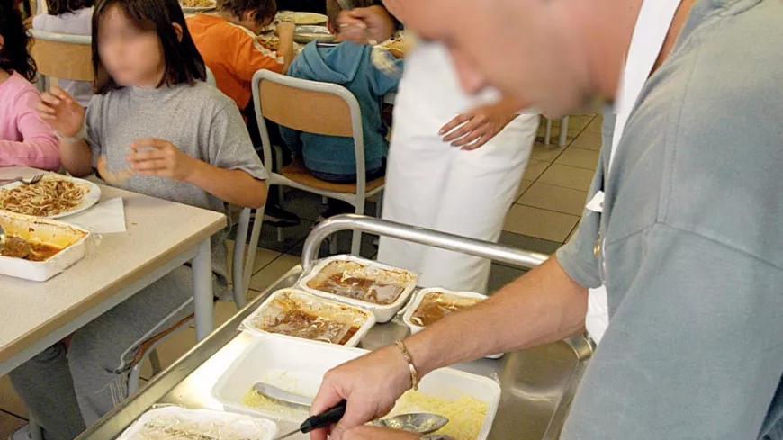 Fin du cordon bleu dans les cantines de Lyon : des critiques s’élèvent