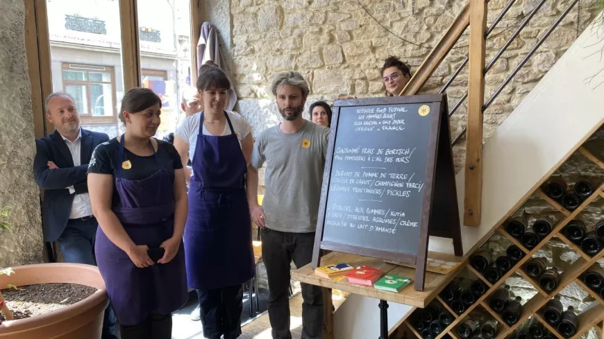 Le Refugee Food Festival comme vecteur de "l’insertion des réfugiés dans la gastronomie"